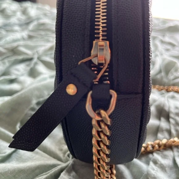 Compact Black Crossbody Bag with Pebbled Texture and Gold Zipper - Picture 8 of 8